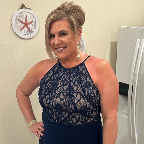 Meet your Posher, Becky - Picture 2 of 3